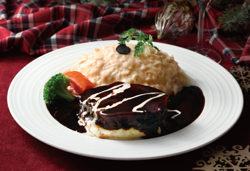 牛タンシチューとトリュフ風味の白いふわとろオムライス